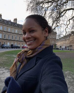 Robinne Lee Instagram - Bath, in a day.

1/2