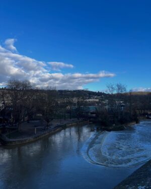 Robinne Lee Instagram - Bath, in a day.

1/2