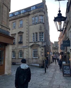 Robinne Lee Instagram - Bath, in a day.

1/2