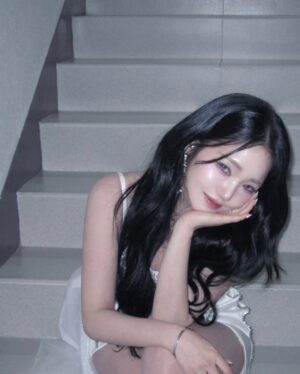 Roh Ji-sun Instagram - 느지막이 2024년 보내주기,