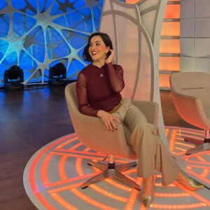 Roko Instagram - Saludando a Marzo en @latarde_rtva @canalsurradiotv 
Estilismo: @mara.estilismo 
Maqui: @valemaquillarte 
Pelu: @rocio_castro_maquillaje 

#latardeaquiyahora #volveralorigen 
#tupidealuniversoyseteconcederá