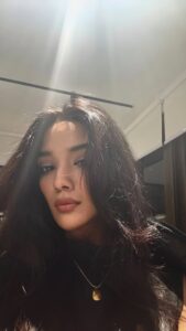 Actress Romaisa Khan HD Photos and Wallpapers March 2025