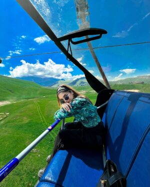 Romaisa Khan Instagram - Guys I saw Windows xp Wallpaper today!!!!