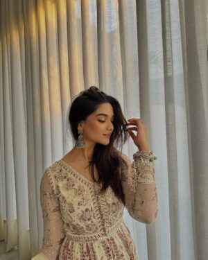Romaisa Khan Instagram - 🌙❤️
