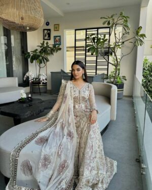 Romaisa Khan Instagram - 🌙❤️