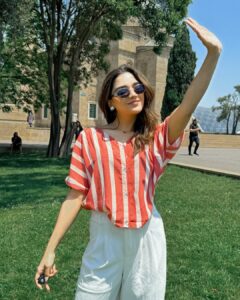 Actress Romaisa Khan HD Photos and Wallpapers June 2024