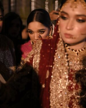 Romaisa Khan Instagram - My roomie my homie. I miss you alot.
your BM💓
📸: @abdulsamadzia