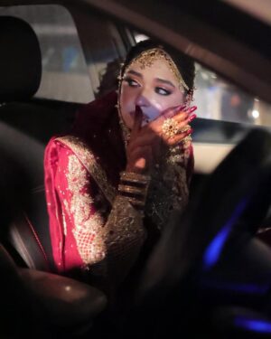 Romaisa Khan Instagram - My roomie my homie. I miss you alot.
your BM💓
📸: @abdulsamadzia