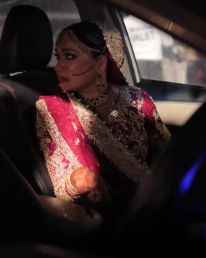 Romaisa Khan Instagram - My roomie my homie. I miss you alot.
your BM💓
📸: @abdulsamadzia