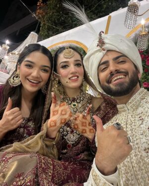 Romaisa Khan Instagram - Congratulations to these cuties @laraiblk @___zarnabfatima  May God shower you with his blessings ❤️

👗: @azureofficial.pk X @styledbyebrahim