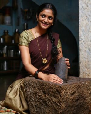 Roopa Koduvayur Instagram - #Bts #yamakaathaghi 
.
.
.

.
..
..
.

.
.

.
.

.

.

.
.
.

.
.
.
.
.
.
.
.
.
.
.
.
.
.

.
.
.
.
.
.
.
.
.
.
.
.

.
..
.
.
.
.
.

#tamil #shooting #stills #sets #nomakeup #nature #potrait #village #filmset #roopakoduvayur
