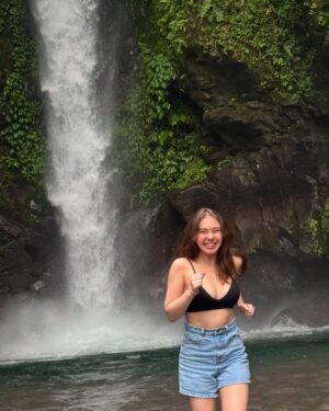 Rose Van Ginkel Instagram - Happy girl are the prettiest 🫶🏻