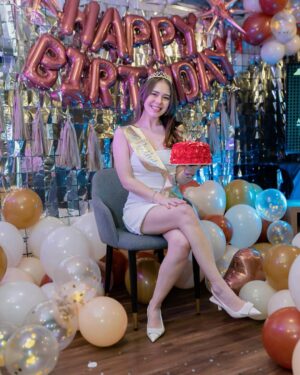 Rose Van Ginkel Instagram - Lucky Girl 🤍

Thank you Lord for another year 🙏🏻

Thank you sa mga taong nag mamahal sakin and mahal ko. 🫶🏻