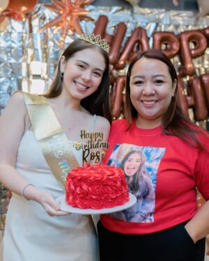 Rose Van Ginkel Instagram - Lucky Girl 🤍

Thank you Lord for another year 🙏🏻

Thank you sa mga taong nag mamahal sakin and mahal ko. 🫶🏻