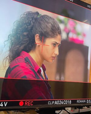 Roshni Prakash Instagram - #VANANGAAN releasing on @primevideoin & @tentkotta_official made me reminisce about the shooting days & all the magic that it carried. Thank you for accepting TINA & showering me with so much love. I played a character that was quite foreign, trying comedy ( or rather, an eccentric character) for the 1st time. Learning, loving & evolving through Cinema. 🤍

1) I played my own version of Gangubai. 😅

2) & 3) The looks which got me through the first phase of audition. 

4) & 5) Guru aka BALA sir. 🔥

6) After shooting the infamous “adi vaangara” scene ( for all those who are asking, NO, Arun didn’t really hit me) 😅🤷🏽‍♀️

7) With AL Vijay sir & Samuthirakani sir. It’s a very different energy to be surrounded by not 1, but 4 renowned directors. (Missed getting a picture with Mysskin sir, his zeal & energy are unmatchable ). 

8) & 9) Rithu kanna 🤍 My Devi baby. 😚

10) Oota on set was bomb. I belted royally. Tummy & heart were always full. 

11) BTS. 😬

12) We had the opportunity to shoot in Mahabalipuram. Everyday after shooting, my favourite passtime was sitting and gazing at the beach. The salty breeze made my hair frizzy, but who cares? ☺️

13) After three look test & countless make up trials, one of the craziest look I have ever tried. If there was a fancy dress competition, I would have won. Full credits to the team who spent 1000 hours to make this happen. 🤍

14) Meet Charles (the one in Kavi cloth). He is an amazing swimmer. One day he swam from middle of the ocean to the shore. This was taken after a long day at work, but speaking to the locals got our energy back. ☺️

15) Look from one of my fav scene which never made it to the cut. :( 

16) The gym in ANNAI Resorts, Kanyakumari was Gold. Be it morning or evening, Golden rays always made their way in. You could hear the beach roaring, & had the gym all to myself. PURE GOLD. 

17) After a good day of non stop crying for the scene. 🙂🙃

18) Sunrise in Kanyakumari. Grateful 🙏

19) Visited ANNAMALAIYAR temple after a soul-filling schedule in Thiruvannamalai. 

20) 🤍

#vanangaanonprime #vanangaanontentkotta