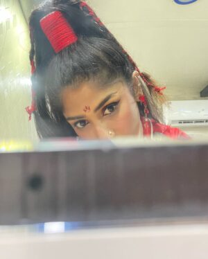 Roshni Prakash Instagram - #VANANGAAN releasing on @primevideoin & @tentkotta_official made me reminisce about the shooting days & all the magic that it carried. Thank you for accepting TINA & showering me with so much love. I played a character that was quite foreign, trying comedy ( or rather, an eccentric character) for the 1st time. Learning, loving & evolving through Cinema. 🤍

1) I played my own version of Gangubai. 😅

2) & 3) The looks which got me through the first phase of audition. 

4) & 5) Guru aka BALA sir. 🔥

6) After shooting the infamous “adi vaangara” scene ( for all those who are asking, NO, Arun didn’t really hit me) 😅🤷🏽‍♀️

7) With AL Vijay sir & Samuthirakani sir. It’s a very different energy to be surrounded by not 1, but 4 renowned directors. (Missed getting a picture with Mysskin sir, his zeal & energy are unmatchable ). 

8) & 9) Rithu kanna 🤍 My Devi baby. 😚

10) Oota on set was bomb. I belted royally. Tummy & heart were always full. 

11) BTS. 😬

12) We had the opportunity to shoot in Mahabalipuram. Everyday after shooting, my favourite passtime was sitting and gazing at the beach. The salty breeze made my hair frizzy, but who cares? ☺️

13) After three look test & countless make up trials, one of the craziest look I have ever tried. If there was a fancy dress competition, I would have won. Full credits to the team who spent 1000 hours to make this happen. 🤍

14) Meet Charles (the one in Kavi cloth). He is an amazing swimmer. One day he swam from middle of the ocean to the shore. This was taken after a long day at work, but speaking to the locals got our energy back. ☺️

15) Look from one of my fav scene which never made it to the cut. :( 

16) The gym in ANNAI Resorts, Kanyakumari was Gold. Be it morning or evening, Golden rays always made their way in. You could hear the beach roaring, & had the gym all to myself. PURE GOLD. 

17) After a good day of non stop crying for the scene. 🙂🙃

18) Sunrise in Kanyakumari. Grateful 🙏

19) Visited ANNAMALAIYAR temple after a soul-filling schedule in Thiruvannamalai. 

20) 🤍

#vanangaanonprime #vanangaanontentkotta