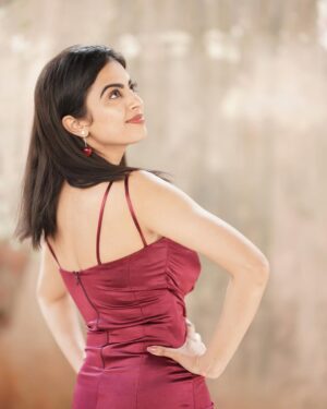 Roshni Sahota Instagram - Caption it…. “Nidurinchu jahapana press meet look” 

Click: @they_call_me_keshu 

#gown #press #meet #nidurinchujahapana #media #photography #photooftheday #lookinspiração #trend #sanamterikasam #harshvardhanrane #bollywood #movie #songs #telugu #cinema #industry