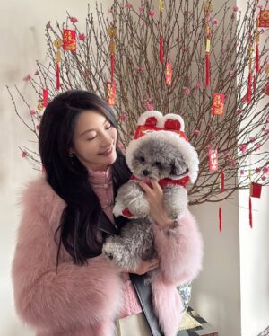 Rosina Lin Instagram - 大年初一🍊大吉大利！恭喜大家發財！身體健康，萬事如意！❤️🥂🎉⭐️
#新年快樂 #大年初一