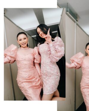 Rossa Instagram - Judulnya : Rossa Terlalu Cinta Lyly 😘

#throwback nyanyi duet Terlalu Cinta bareng Lyly di konser aku tahun 2022 , terus di tahun 2024 Lyly bkin remake-nya dan kemarin duet lagi untuk hut @transtv_corp. Semoga lagu ini bisa terus nemenin hari-hari galau kalian ya 🥹

My pink dress @damienchandra