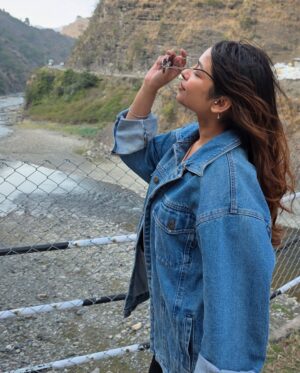 Ruchika Rathore Instagram - Photographer got skills 🧿🫢
Top- @twirl_around_world