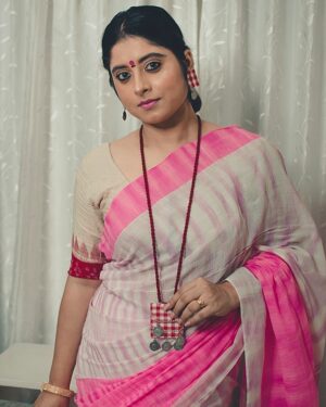Rudrita Chatterjee Instagram - Subho Noboborsho. Stay happy & stay healthy. 
#subhonoboborsho #bengalinewyear #saree #sareelove #sareefashion #sareelover #blogger