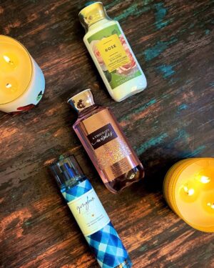 Rudrita Chatterjee Instagram - It's that time of the year again when we pamper ourselves and our loved ones with the most thoughtful presents. What is more thoughtful than curated gifts from one of my go-to gifting brands @bathandbodyworks .

#BathAndBodyWorksIndia #WeMakeFragranceFun