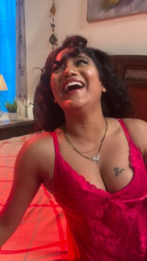 Ruks Khandagale Instagram - Shooting masti reading script  #shoot #instagram #instagood #instalike #follwoers  #réel #viralvideos @real_ruks_khandagale @ruks_khandagale_backup_id @realrukskhandagale_