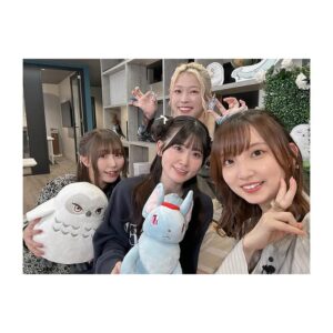 Rumi Okubo Instagram - ⁡
⁡
TVアニメ「ある魔女が死ぬまで」 
第1話オンライン先行上映会&
放送直前生放送、ありがとうございました🪄
⁡
ひと足先に1話をご覧になった皆さん、
いかがでしたでしょうか？
悲しくも優しい涙が溢れる素敵な作品…🥲✨
皆さんの嬉し涙でメグを救うためにも、
是非4月から始まるアニメを見てくださいね！
フィーネも親友としてメグを支えますよ🤝🏻
⁡
トークパートではとっても楽しい時間を
キャスト4人で過ごさせて頂きました！
iso野、N島も、ありがとうな…⚾️
アニメでは感動の涙💧
トークでは笑いの涙💧
どちらも大変良き涙でした…(?)
⁡
実は髪型はフィーネをイメージしてました！
三つ編みハーフアップ♡
⁡
⁡
そして新情報も盛りだくさんでしたねー！
手嶌葵さんと梶浦由記さんのタッグは
どちらも好きな私にとっては完全な俺得…✊🏻
EDも楽しみです✨🎶
⁡
改めて、4月からスタートのTVアニメ、
「ある魔女が死ぬまで」をお楽しみに〜🧙‍♀️🪄
⁡
⁡
⁡
#ある魔女が死ぬまで
⁡
⁡