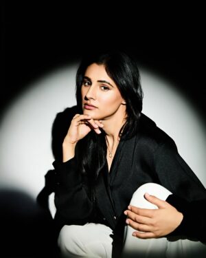 Saanvie Tallwar Instagram - Didn’t choose the spotlight, it chose me ⭐️

Makeup - @mitavaswani 
Hair - #teammitavaswani
Creatively Directed & Photographed by Tridev Sudevan @tridevsudevan 

#saanvietallwar 
#photographedbytridevsudevan