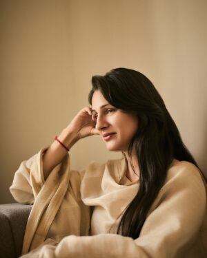 Saanvie Tallwar Instagram - Aap ki ankhon mein..!!! 🍁

Photographed by Tridev Sudevan @tridevsudevan 

#NoMakeUp  #SaanvieTallwar 
#PhotographedByTridevSudevan