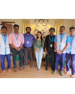 Saanvie Tallwar Instagram - Alleppey is the following location, hence. 
What a wonderful place Beautiful sea, palm trees, houseboats, and scenic vistas. 
Thank you @bluejellycruises for the wonderful hospitality.

A gorgeous houseboat and a kind greeting brightened my day. @bluejellycruises ❤️

☆

☆ 

☆

#love 
#peace 
#birthday 
#gemini 
#kerala 
#travel 
#nomakeup 
#blessed 
#instagood 
#instadaily 
#instagram 
#keralatourism 
#iloveyouall ❤️

#bluejellycruisesandresort 

#saanvietallwar