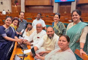 Saayoni Ghosh Instagram - Parliament Days!! 💫🇮🇳