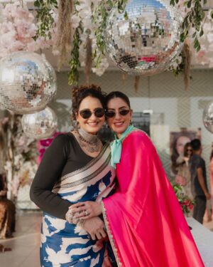 Saba Faisal Instagram - My Mama’s sweet 16😝🫶🌹🌈

You are blessed when you are loved by soooo many people from friends,family and fraternity 🙏🏻♥️

I’m so blessed to be your only daughter my Maa ✨🫶♥️
God have given you so much because of your heart and purest soul!
We all love you like anything 💕🌈♥️

Thankful to all the people who made it and flew just to be a part of my Mama’s BIG day🌹💕✨♥️❤️

Big thanks to the following :

Photography @hussain.mandviwala 🫶
Hair and makeup @zehrasaesthetix 
Decor @zehrasaesthetix @springeventspk 
Cake @sachascakes 
Food @mfc_eventspk 
My saree @nosheenkhalid.official 
Mama’s saree @saareeka_official 

Thankyou everyone 🫶🙏🏻