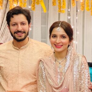 Saba Faisal Instagram - میرے گھر اور میرے پیارے خاندان میں برکت اور رونق میں اضافہ 

کرنے اور گھر کو مثبت رویئے سے جنت بنانے اور ہمارے دلوں میں اپنی 

محبت پانے کے لیے شکریہ ♥️میرے ارسلان کو عزت اور ہم سب کو 

حذیفہ جیسا تحفہ دینے کے لیے شکریہ🌹2024 اس ایک سال میں اتنا 

سب کچھ دینے کے لیے محبت بھرا شکریہ ممّی  کی  جان♥️♥️♥️

میرے ارسلان کے ساتھ سینکڑوں سال ایسے محبت اور احساس کے 

ساتھ گزریں یہی میرے دُعا ہے آپ دونوں کے لیے ♥️♥️♥️

Happiest 1st Wadding Anniversary to both of you 💕💓😘😍