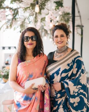 Saba Faisal Instagram - My Mama’s sweet 16😝🫶🌹🌈

You are blessed when you are loved by soooo many people from friends,family and fraternity 🙏🏻♥️

I’m so blessed to be your only daughter my Maa ✨🫶♥️
God have given you so much because of your heart and purest soul!
We all love you like anything 💕🌈♥️

Thankful to all the people who made it and flew just to be a part of my Mama’s BIG day🌹💕✨♥️❤️

Big thanks to the following :

Photography @hussain.mandviwala 🫶
Hair and makeup @zehrasaesthetix 
Decor @zehrasaesthetix @springeventspk 
Cake @sachascakes 
Food @mfc_eventspk 
My saree @nosheenkhalid.official 
Mama’s saree @saareeka_official 

Thankyou everyone 🫶🙏🏻