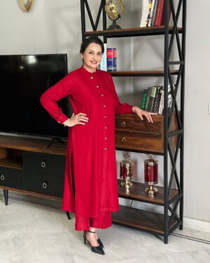 Saba Faisal Instagram - Wearing beautiful deep red colour from @aneelas_collection