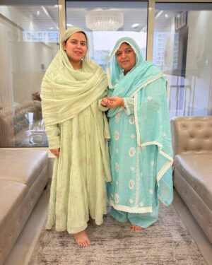 Saba Ibrahim Instagram - Alvida Mahe Ramadan 💚🤲🏻 🙂 @khalid_niaz23 @shoaib2087 @ms.dipika