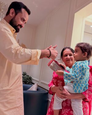 Saba Ibrahim Instagram - Alvida Mahe Ramadan 💚🤲🏻 🙂 @khalid_niaz23 @shoaib2087 @ms.dipika