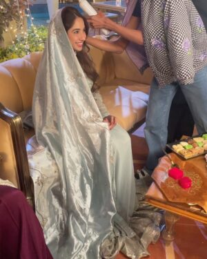 Sabeena Farooq Instagram - Leaked images from the event. 
All things about that day matlab larka, saas, mithai, khushian, makeup, roti 
Dress by @amnaarshadofficial