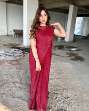 Sabeena Farooq Instagram - Tera kasoor aur zalima mein kehlayi. 

Saree by @velour_officialpk