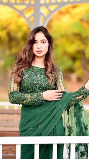 Sabeena Farooq Instagram - Felt so elegant & beautiful in this wow wow saree by @dastoor_collection 

Shop this at https://dastoorcollection.com