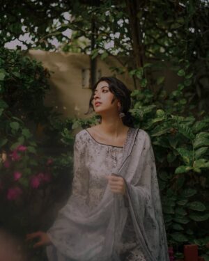 Sabeena Syed Instagram - A little melancholic maybe?! 🌸🍃
.
.
.
.
.
@takesbytwo
