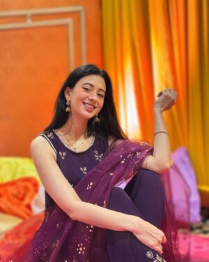 Sabeena Syed Instagram - Vibes in @batikstudio.pk 😍🫶🏼
One of my fav fits fr