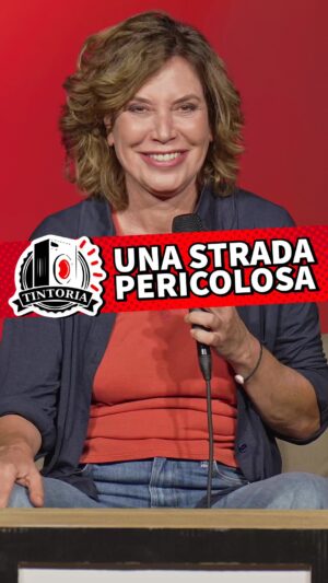 Sabina Guzzanti Instagram - UNA STRADA PERICOLOSA. Tintoria 243 feat. @sabinaguzzanti è online.

Ospite di questa nuova puntata la comica, autrice satirica e regista Sabina Guzzanti. 

Il fil rouge della nostra chiacchierata con Sabina è stata la comicità come strumento di lotta politica e le diverse facce che può assumere la censura, da personaggi ritenuti troppo scomodi e mai andati in onda a ruoli in sitcom durati una sola stagione, fino ad arrivare al celebre caso di Raiot, programma di satira cancellato dopo la prima puntata. Sabina ci ha parlato anche del suo interesse per il paleolitico e la nascita del patriarcato, del lavoro svolto a L’Aquila dopo il terremoto e del coraggio dei comici nelle zone del mondo dove fare satira ti può costare la vita.

Tintoria è il podcast di @sandanieletinti e @grandiraponi co-prodotto da @thecomedyclub.it disponibile su #YouTube e tutte le piattaforme audio con @onepodcast_

#TintoriaPodcast #Podcast#PodcastItalia#Onepodcast#DanieleTinti #StefanoRapone
#THECOMEDYCLUB