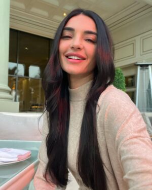 Sadia Khan Instagram - ✨🖤