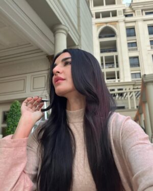 Sadia Khan Instagram - ✨🖤