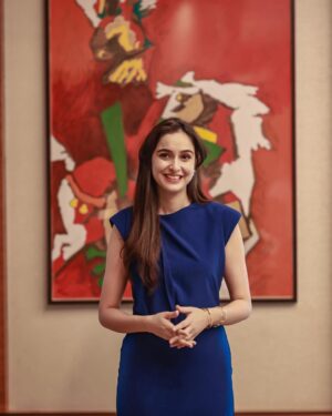 Sadia Khateeb Instagram - What an honour was to be here ! Thank you to each member of rotary club for this special evening 🙏🏼 

📸- @eyemediafilms 
Outfit @shopunrush
Earrings - @shopraya.co.in
Hand Stacks - @ethnicandaz @anantayabymani
Styling by @stylingbyvictor @sohail__mughal___
Team @styleby_antara @janvijain123 @ebthestylecoach 
Makeup - @fab_beauty___
