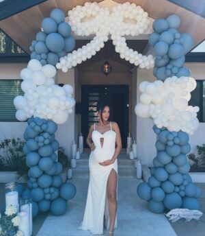 Sahar Golestani Instagram - Showered with love yesterday 🩵🤍! Had the most dreamy baby shower thrown by @yasmin.mallah - the most beautiful heart I have ever encountered. The loss of my mother in law Joumana has been difficult, but one thing I can tell you is she was felt in every way yesterday and shined the sun down on us 🤍. 
🤍4 more weeks to go 🍼👶🏻. 
.
Planner @eclate_events 
Icecream @kinrosecreamery 
Balloons @modernballooncompany gifted by 
@officialavamae ans @kaiyasarkis 🤍🤍🤍
Hair and makeup @eliaraadelia