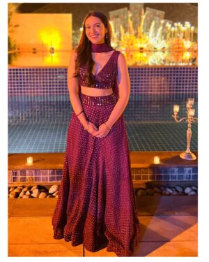 Sahiba Bali Instagram - Ek pati nahi hai lekin do-patta toh hai🥻🧣