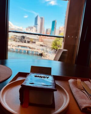 Sally Phillips Instagram - #madabouttheboy #madaboutthecake #madabouttheview #madaboutaustralia In Sydney for the Australian premiere of #bridgetjonesmadabouttheboy feeling stupidly crazily lucky to have been cast all those years ago and to have been able to cling onto the coattails of @renee__zellweger_ (gorgeous inside and out, fyi) for nearly 25 years.